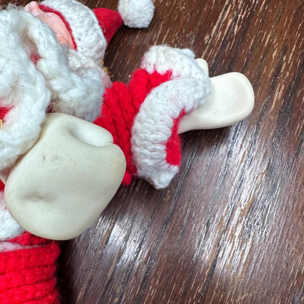 Vintage 60s/70s Santa Claus Crochet Doll Figure With Plastic Face & Boots - Picture 7 of 8
